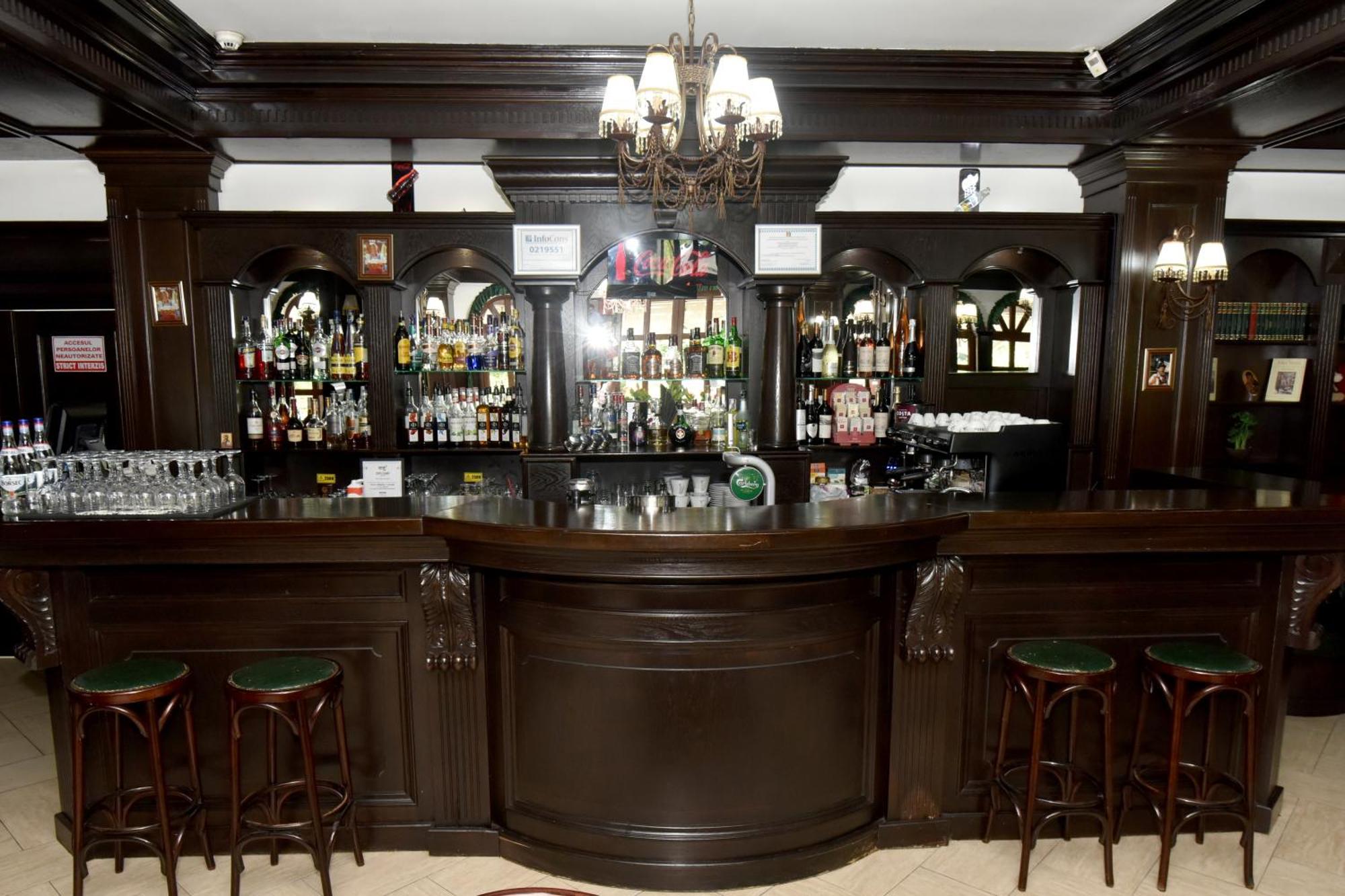 科纳克巴伐利亚酒店 Buşteni 外观 照片