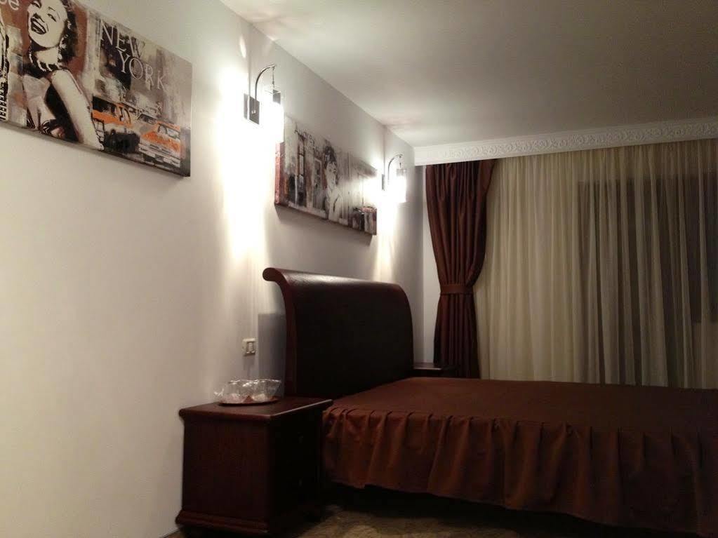 科纳克巴伐利亚酒店 Buşteni 外观 照片