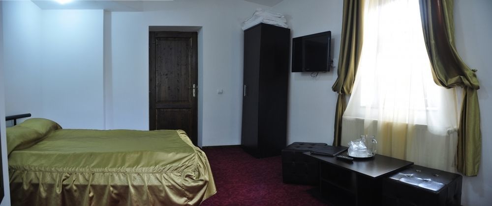 科纳克巴伐利亚酒店 Buşteni 外观 照片